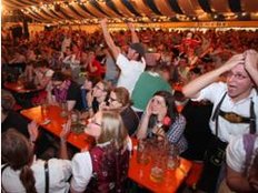 Grafing: Public Viewing auf dem Grandauer Volksfest
