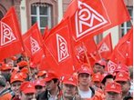 IG Metall und Arbeitgeber ringen um Entscheidung