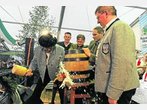 Frühlingsfest: Generation Facebook reist an