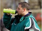 Franz Forstner verlängert trotz Abstiegssorgen