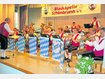 Unter der Leitung von Karl-Heinz Ziegler (links) sorgte die Sch&ouml;nbrunner Blaskapelle bei ihrem Jahreskonzert f&uuml;r einen unterhaltsamen Abend. Foto: ost
