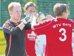 Bergs Luppart trifft zum Sieg und fliegt vom Platz