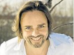 Bayerischer Hof mit Premiere der Komödie "Butterbrot" - Schauspieler Sebastian Goder im Porträt
