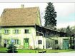 Der historische Brodwastlhof ist inzwischen abgerissen. Auf dem Grundst&uuml;ck entsteht jetzt eine zeitgem&auml;&szlig;e Bebauung, dazu geh&ouml;ren ein Wohn- und Gesch&auml;ftshaus an der Stra&szlig;e (Foto: Computersimulation von Huber  + Lischka Architekten) sowie ein Mehrfamilienhaus und f&uuml;nf Stadth&auml;user. fkn