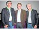 Auch die Dienstkleidung der Tourismusdirektoren Peter Nagel (l.) und Peter Ries (r.) geh&ouml;rt zum neuen Erscheinungsbild von Gapa-Tourismus. Gemeinsam mit Hannes Kr&auml;tz stellten sie sich den Fragen der B&uuml;rger. Foto: Sch&auml;fer