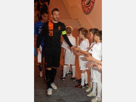 Einlaufkids FC Bayern Holland