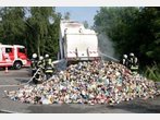 Gernlinden: Blechhaufen: 30 Kubikmeter Dosen landeten auf der Straße