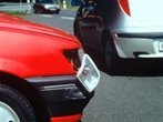 Direkt vors Auto gelaufen: 18-Jährige schwer verletzt