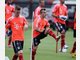 W&auml;rhend die Spieler auf dem Trainingsplatz ihre erste lockere Einheit abspulten, beobachtete Sportvorstand Matthias Sammer das Geschehen vom Fenster aus