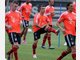 W&auml;rhend die Spieler auf dem Trainingsplatz ihre erste lockere Einheit abspulten, beobachtete Sportvorstand Matthias Sammer das Geschehen vom Fenster aus