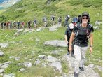 Hans Kammerlander führt Urlauber durch das Tauferer Ahrntal