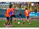 Am vierten Tag des Trainingslagers am Gardasee haben die Spieler des FC Bayern wieder schwer geschuftet, aber auch zum Spaß schon mal das Siegerfoto für die kommende Saison einstudiert. Am vierten Tag des Trainingslagers am Gardasee haben die Spieler des FC Bayern wieder schwer geschuftet, aber auch zum Spaß schon mal das Siegerfoto für die kommende Saison einstudiert.