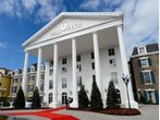Neues Themenhotel im Europa-Park - Sir Roger Moore als Ehrengast