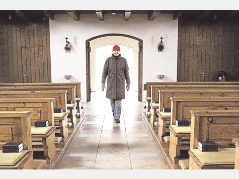 Den Weg in die Kirchen (im Foto St. Johannes Evangelist Lochham) finden immer weniger Menschen. In der Gemeinde Gräfelfing gab es in den vergangenen zwei Jahren jedoch mehr Kircheneintritte als Austritte. Foto: Rutt Den Weg in die Kirchen (im Foto St. Johannes Evangelist Lochham) finden immer weniger Menschen. In der Gemeinde Gräfelfing gab es in den vergangenen zwei Jahren jedoch mehr Kircheneintritte als Austritte. Foto: Rutt