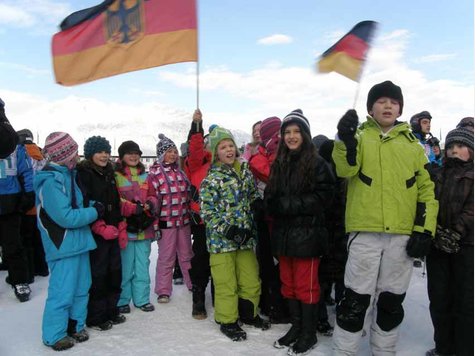 Fr&ouml;hlich geht's bei den Special Olympics in Garmisch-Partenkirchen zu. Die Teilnehmer geben in den sieben verschiedenen Sportarten alles - sehen Sie selbst.