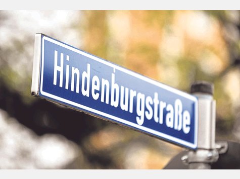 Gezählte Tage: Am 1. März verschwinden die Schilder mit dem Namenszug Hindenburgstraße. foto: Archiv Gezählte Tage: Am 1. März verschwinden die Schilder mit dem Namenszug Hindenburgstraße. foto: Archiv