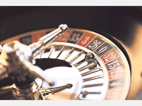 Das Gesch&auml;ft mit dem Gl&uuml;ck ist f&uuml;r das Alpencasino nicht nur erfolgreich gelaufen. Ein Blick auf die Zahlen beim Gro&szlig;en Spiel aber, zu dem auch Roulette geh&ouml;rt, erfreut: Da verbucht die Spielbank ein Plus von 12,13 Prozent. Foto: Kai Kr&uuml;ger/Fotolia