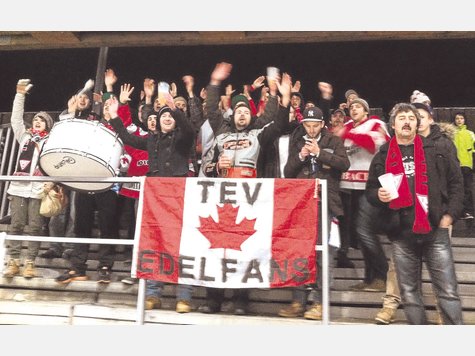 Lautstark in Bayreuht: 37 Miesbacher &bdquo;Edelfans&ldquo; haben den TEV angefeuert &ndash; vergeblich. foto: ts