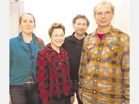 Der alte und neue Vorstand (v.l.): Elisabeth Schmidt, Dorothea Zöller-Knorr, Christoph Zöller und Karl Rellensmann. Foto: Jaksch Der alte und neue Vorstand (v.l.): Elisabeth Schmidt, Dorothea Zöller-Knorr, Christoph Zöller und Karl Rellensmann. Foto: Jaksch