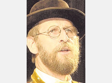 Andi Schweiger ist Vorsitzender desTrachtenvereins d’Stoarösler. Andi Schweiger ist Vorsitzender desTrachtenvereins d’Stoarösler.
