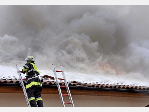 Gro&szlig;er Schaden bei Brand in Unterschweinbach