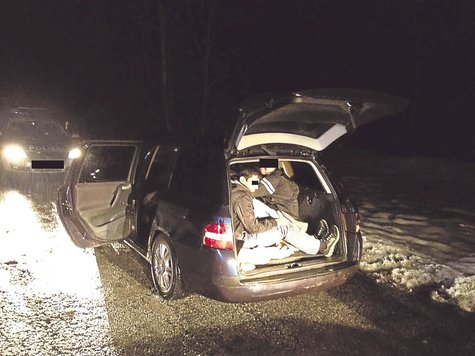 Menschen im Kofferraum: Diesen Wagen stoppte die Polizei am Irschenberg. Foto: Polizei