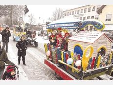 Faschingstreiben im Schneegestöber