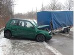 Anhänger löst sich und prallt in Lupo