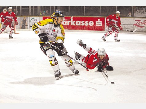 In allen Lagen gekämpft: Der TEV Miesbach (am Boden Andreas Baumer) stemmte sind mit aller Macht gegen die Niederlage in Sonthofen. Genug Chancen zur Überraschung waren vorhanden, wurden aber nicht genutzt. Foto: christoph Specht In allen Lagen gekämpft: Der TEV Miesbach (am Boden Andreas Baumer) stemmte sind mit aller Macht gegen die Niederlage in Sonthofen. Genug Chancen zur Überraschung waren vorhanden, wurden aber nicht genutzt. Foto: christoph Specht