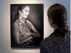 „Verbrannte Frauen“ - Ausstellung in Münchner Galerie Bernheimer zeigt indische Opfer