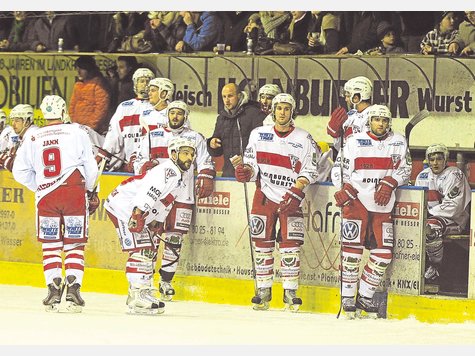 Weiterspielen oder aufhören? Der TEV Miesbach muss am Sonntag gewinnen, sonst ist die Bayernliga-Saison am kommenden Wochenende beendet. Foto: andreas leder Weiterspielen oder aufhören? Der TEV Miesbach muss am Sonntag gewinnen, sonst ist die Bayernliga-Saison am kommenden Wochenende beendet. Foto: andreas leder