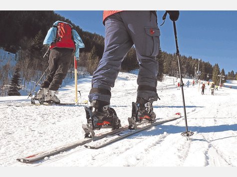 Skitourengeher an Skipisten, das sorgt speziell am Spitzing immer wieder für Konfliktstoff. Foto: Archiv tp Skitourengeher an Skipisten, das sorgt speziell am Spitzing immer wieder für Konfliktstoff. Foto: Archiv tp