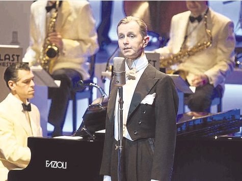 Einzigartig in der Wiederbelebung einer längst versunkenen Epoche: Max Raabe in der Münchner Philharmonie. Foto: falke Einzigartig in der Wiederbelebung einer längst versunkenen Epoche: Max Raabe in der Münchner Philharmonie. Foto: falke