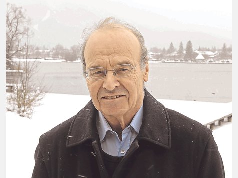 Albrecht Graf von Perponcher sammelt Unterschriftengegen den Bau der Stegs. Albrecht Graf von Perponcher sammelt Unterschriftengegen den Bau der Stegs.