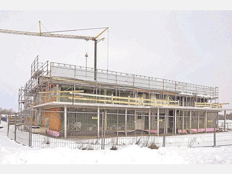 Noch wird an der Ricarda-Huch-Straße gebaut. Ab September sollen die ersten Kinder in der Krippe spielen. Noch wird an der Ricarda-Huch-Straße gebaut. Ab September sollen die ersten Kinder in der Krippe spielen.