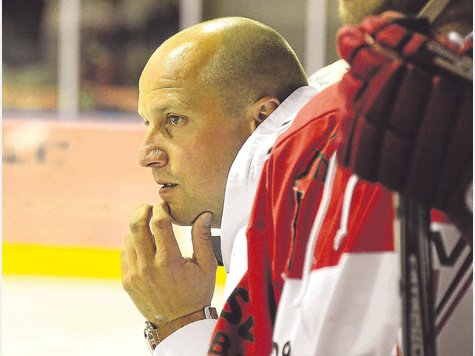Ergebnis reiflicher Überlegung: Markus Wieland ist mit der Leitung der Geschäftsstelle und als Nachwuchs-Coach ausgelastet. Foto: thomas Plettenberg Ergebnis reiflicher Überlegung: Markus Wieland ist mit der Leitung der Geschäftsstelle und als Nachwuchs-Coach ausgelastet. Foto: thomas Plettenberg