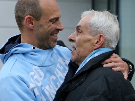 Dieter Schneider (r.) mit Trainer Alex Schmidt Dieter Schneider (r.) mit Trainer Alex Schmidt
