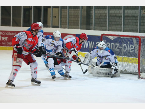 Der EC Peiting legt vor: In der Serie gegen die Blue Devils aus Weiden gehen die Peitinger mit dem Sieg im ersten Playoff-Spiel in F&uuml;hrung.