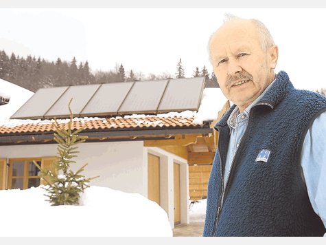 Streitobjekt: Mit seiner Solaranlage auf dem Garagendach besch&auml;ftigte Franz Grausam zweimal den Bayerischen Landtag. foto: TP