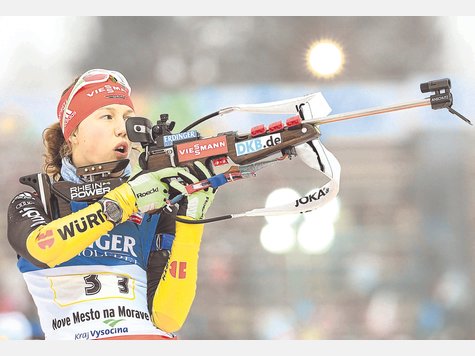 Noch einmal Durchschnaufen, und los geht’s: Laura Dahlmeier greift nun im Weltcup an. foto: dpa Noch einmal Durchschnaufen, und los geht’s: Laura Dahlmeier greift nun im Weltcup an. foto: dpa