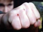 U-Bahnhof Fröttmaning: Erst Zigarette, dann Raub - 20-Jähriger stiehlt 22-Jährigem Handy und Geld