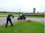 Rollerfahrer: Tricks und Kniffe im Perfektionstraining für Scooter-Piloten