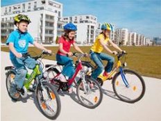 ADAC testet acht Fahrradhelme für Kinder und Jugendliche