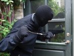 München, Pasing: Einbrecher überraschen kranke Kinder