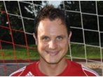 Attaching: Klaus Simon verabschiedet sich mit Doppelpack