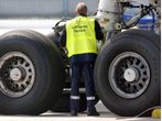 Geplatzter Reifen: Flugzeug nach USA kehrt um