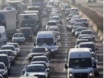 Stau zu Pfingsten: Erste Reisewelle rollt am Freitag an