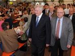 Ministerpräsident Seehofer im Herdergarten: Horst, der Menschliche
