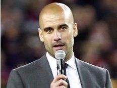 Juan Abalo Naya als Torwarttrainer beim FC Bayern im Gespräch