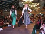 Dirndl und Lederhosen: Daller-Tracht: Das sind die Trends der Saison